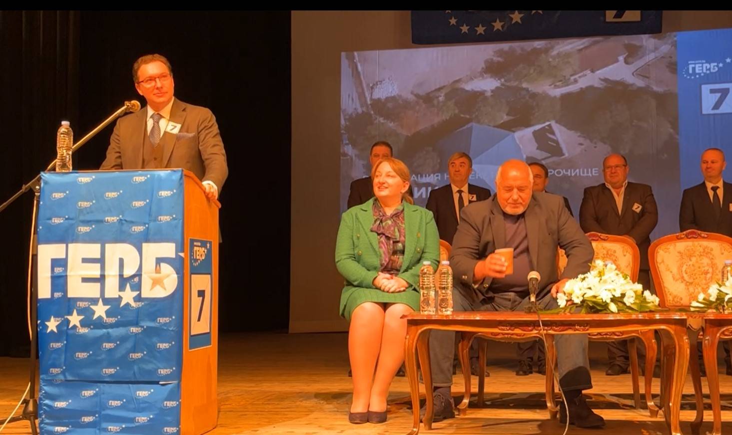  Даниел Митов 